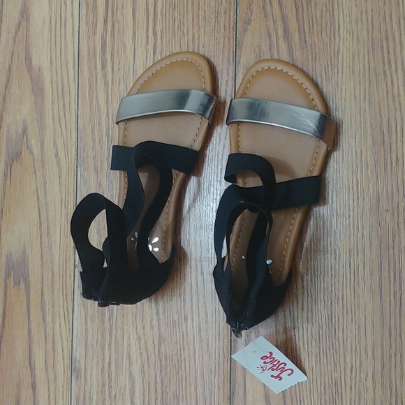 Justice straps sandal size 2 - Picture 2 of 4